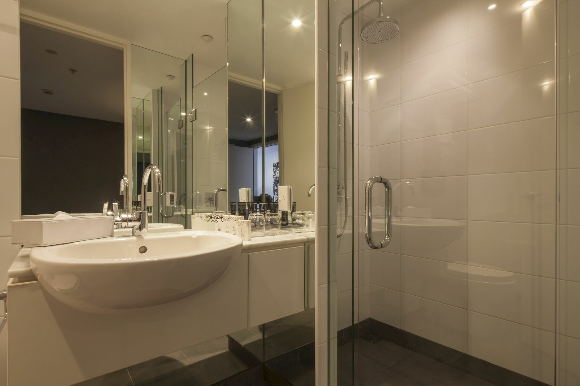 Luxury Lake Suites Queenstown Exterior photo